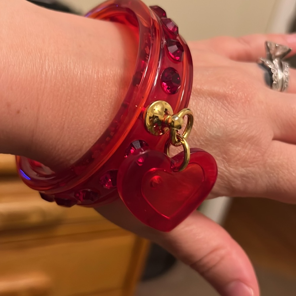 Miu Miu Red Bracelet with Heart Charm - Picture 5 of 9
